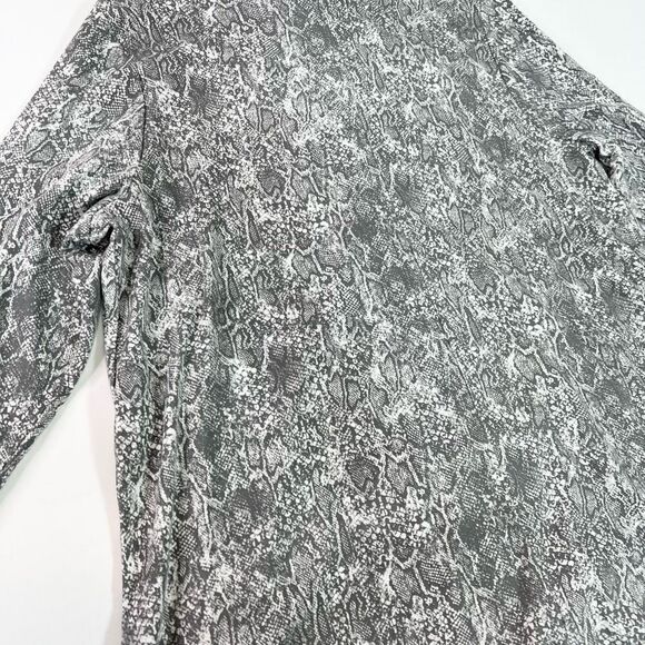 Chico's Tunic Top Women's 4X Slate Gray Snake Long Sleeve Mock Neck Back Zip NWT - Picture 11 of 12
